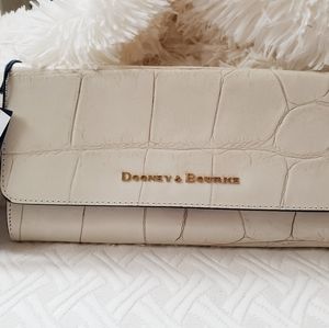 NEW - DOONEY & BOURKE CROSS BODY CLUTCH
